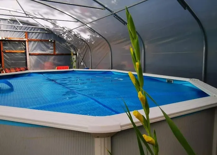 Camping Countryside Caravan Saint-Michel-de-Montjoie