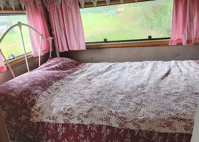 Countryside Caravan Camping Saint-Michel-de-Montjoie