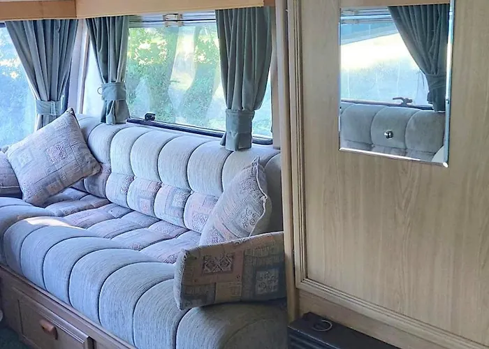 Camping Countryside Caravan 5*